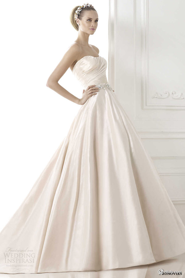 Pronovias 时尚婚纱礼服系列欣赏