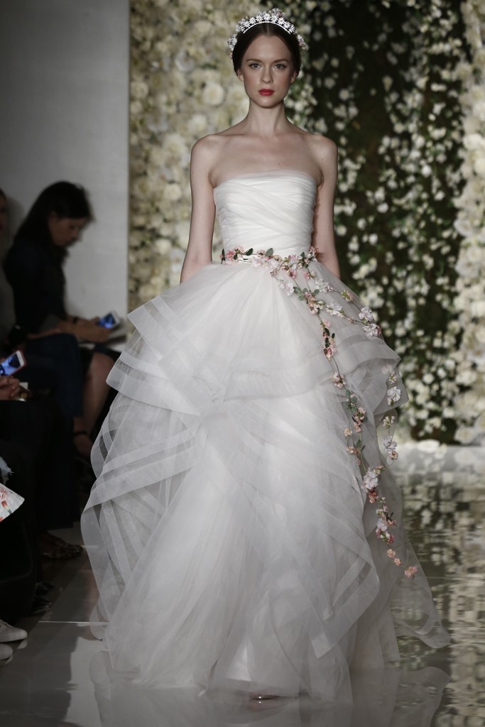 Reem Acra Bridal Fall 2024 婚纱礼服摄影欣赏