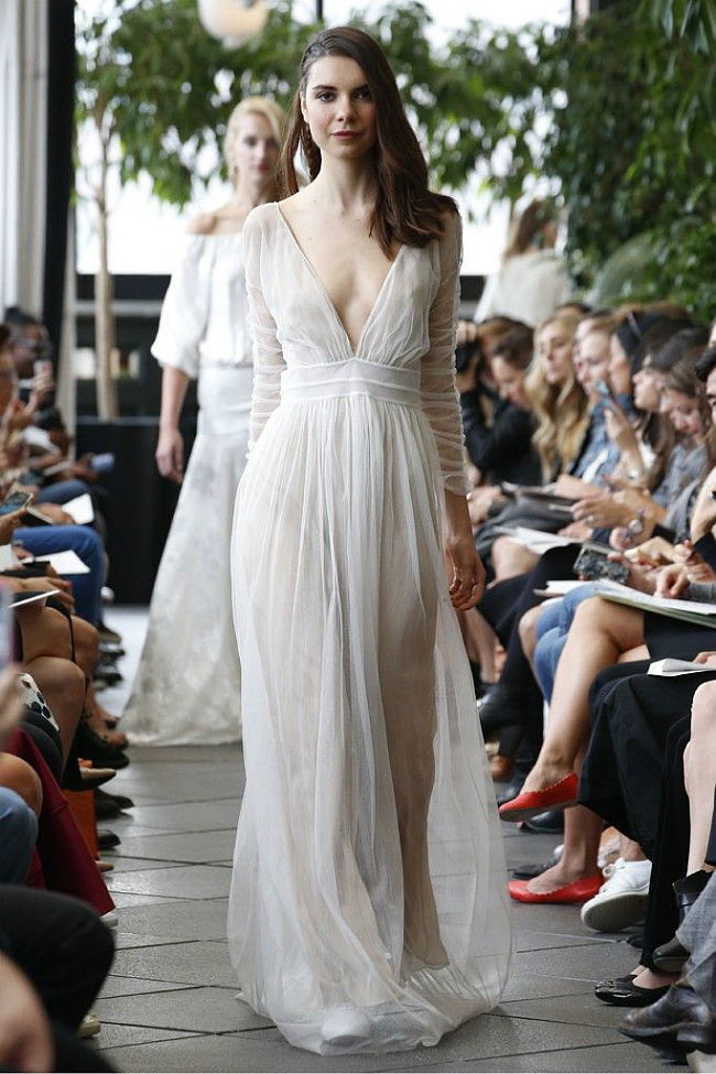 Delphine Manivet 2024婚纱礼服些列摄影 慵懒的魅惑