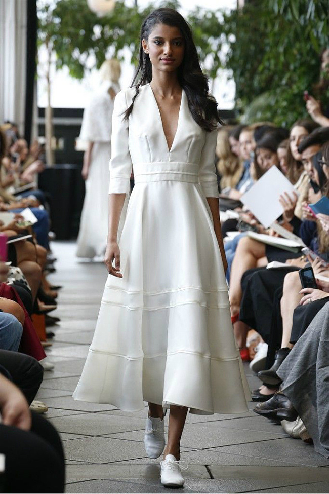 Delphine Manivet 2024婚纱礼服些列摄影 慵懒的魅惑