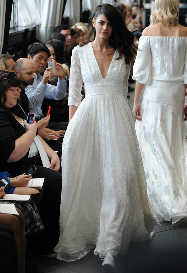 Delphine Manivet 2024婚纱礼服些列摄影 慵懒的魅惑