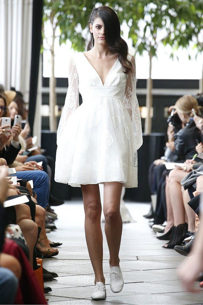 Delphine Manivet 2024婚纱礼服些列摄影 慵懒的魅惑