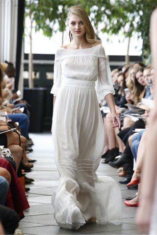 Delphine Manivet 2024婚纱礼服些列摄影 慵懒的魅惑