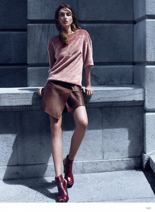 安德娅·迪亚可奴(Andreea Diaconu) 演绎 H&amp;M 2024 冬