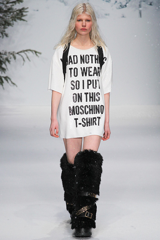 Moschino 2024 秋冬系列时装发布 白雪皑皑的奢华世界