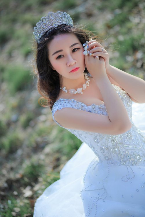 唯美写实婚纱摄影_一袭白纱一路春光