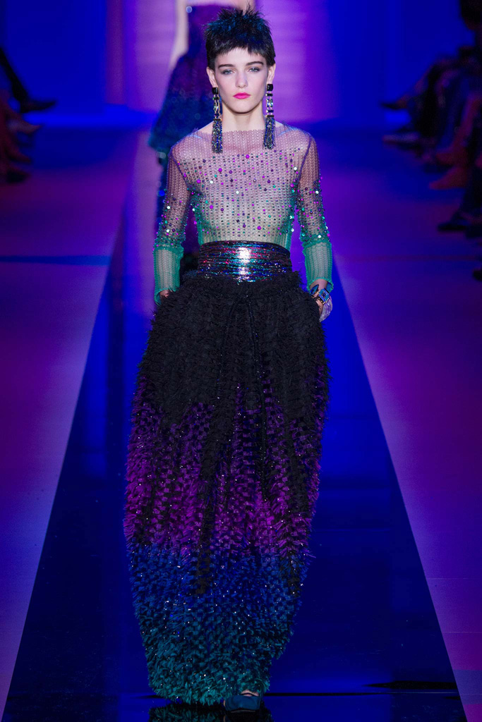 Armani Privé（阿玛尼）2024秋冬巴黎时装秀