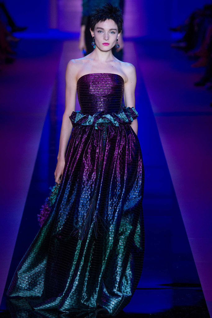 Armani Privé（阿玛尼）2024秋冬巴黎时装秀