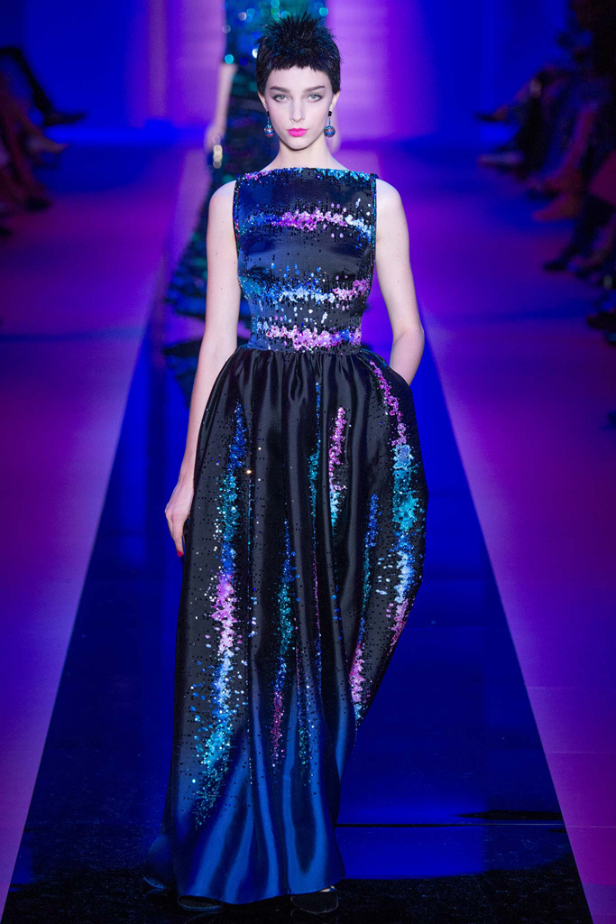 Armani Privé（阿玛尼）2024秋冬巴黎时装秀