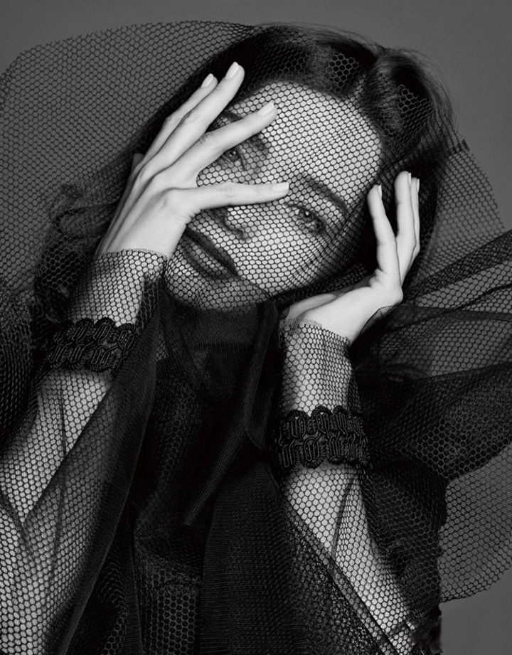 超模Miranda Kerr 首登《时尚健康》时尚杂志大片