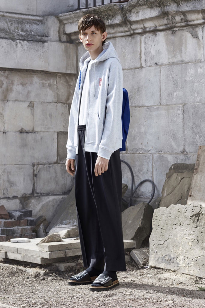 Alexander McQueen（亚历山大·麦昆）2024春夏Lookbook