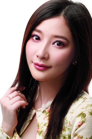 2025元旦喜庆红人妆 增添桃花贵人运