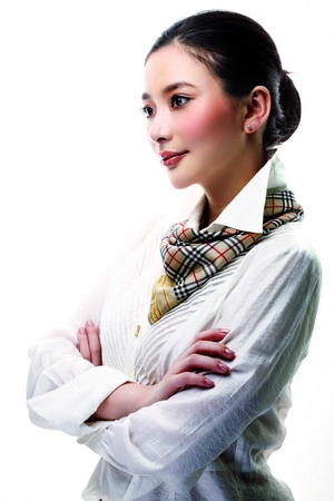 2025元旦喜庆红人妆 增添桃花贵人运