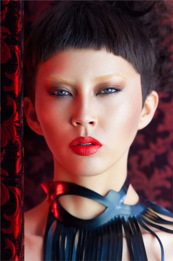 淡黄眉毛樱红唇妆 洋人眼中的东方美女彩妆大片