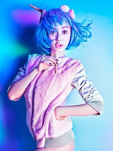 Angelababy叛逆妖娆彩妆写真 诠释童趣的反叛