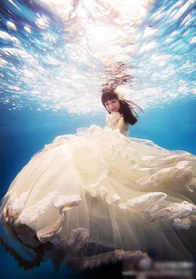 教你水下婚纱照怎么拍好看 美美水下婚纱照赏析