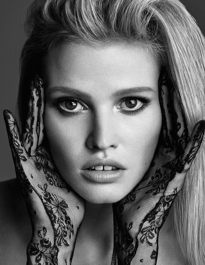 超模Lara Stone（劳拉·斯通）性感演绎《W》杂志韩国版
