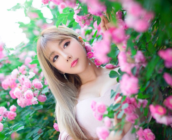 渐变咬唇pk清甜裸色 糖果美唇荡漾心间