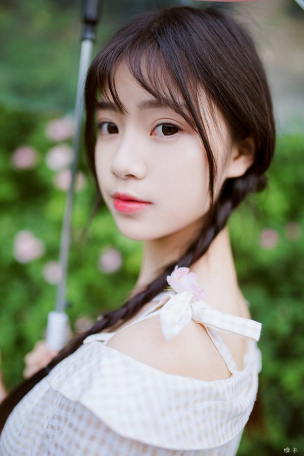 唯美撑伞萝莉