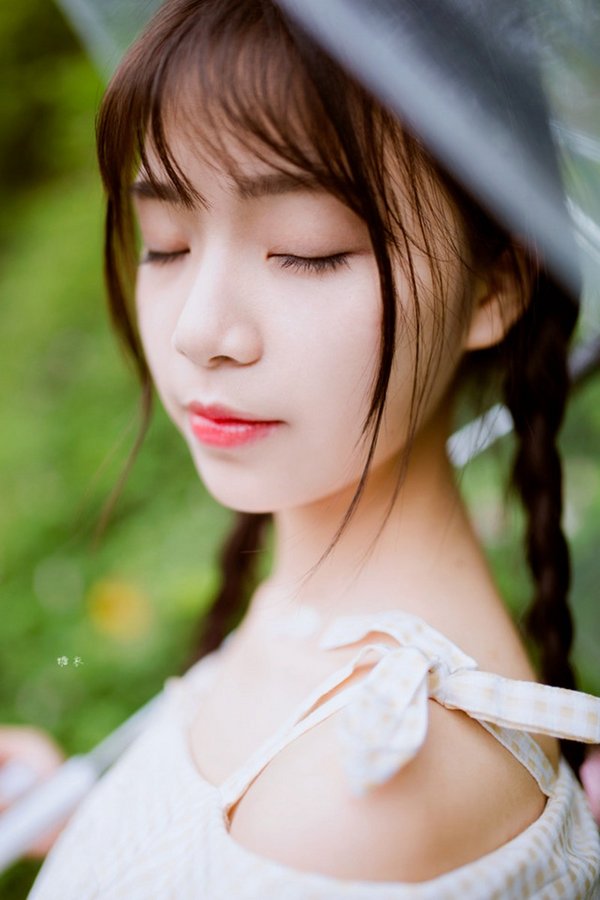 唯美撑伞萝莉