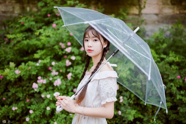 唯美撑伞萝莉