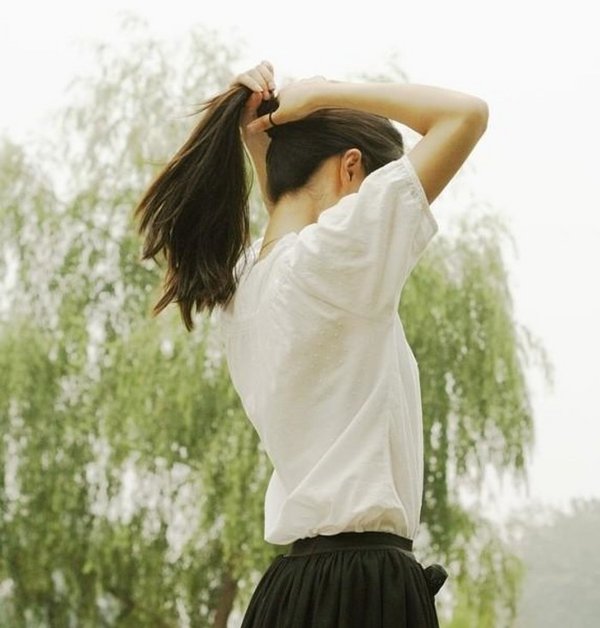 我们都爱那个扎马尾的女孩