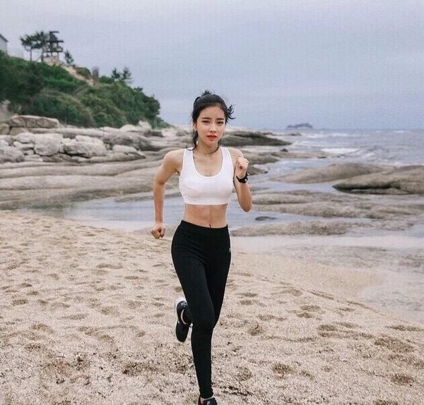 运动的女孩最有魅力唯美摄影
