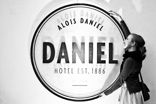 Daniel - 酒店视觉形象vi设计