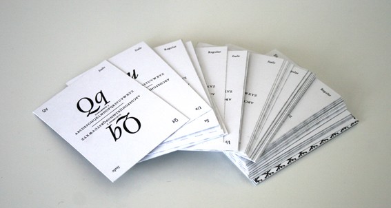 Garamond 3翻牌游戏卡片设计