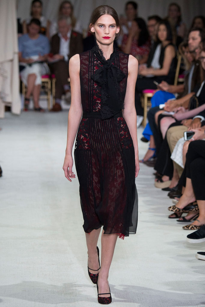 Oscar de la Renta（奥斯卡·德拉塔伦）2024纽约时装秀