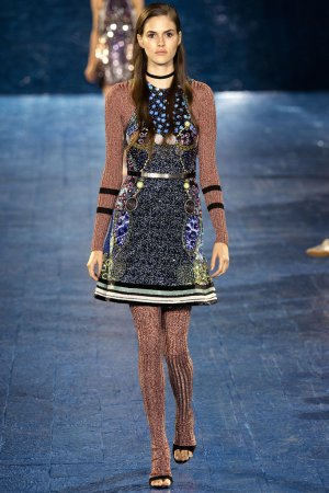 Mary Katrantzou（玛丽·卡特兰佐）2024伦敦时装秀