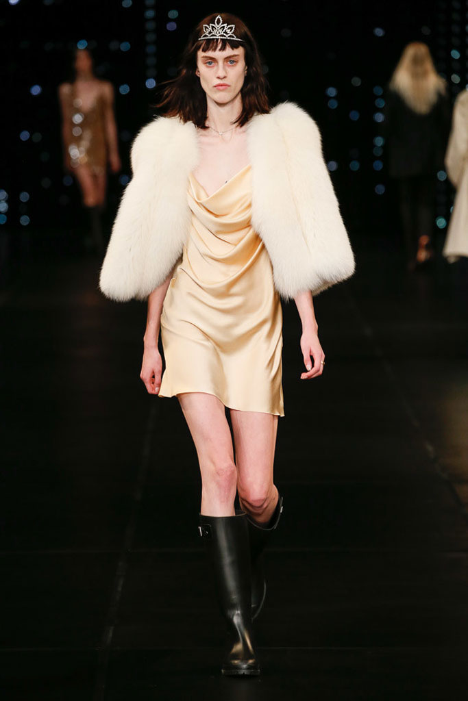 Saint Laurent（圣罗兰）2024巴黎时装秀