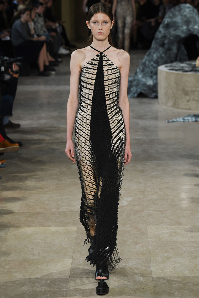 Iris van Herpen 2024春夏巴黎时装秀