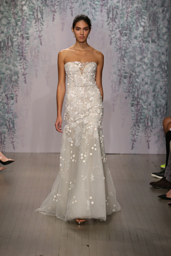Monique Lhuillier 2024纽约婚纱周婚纱秀