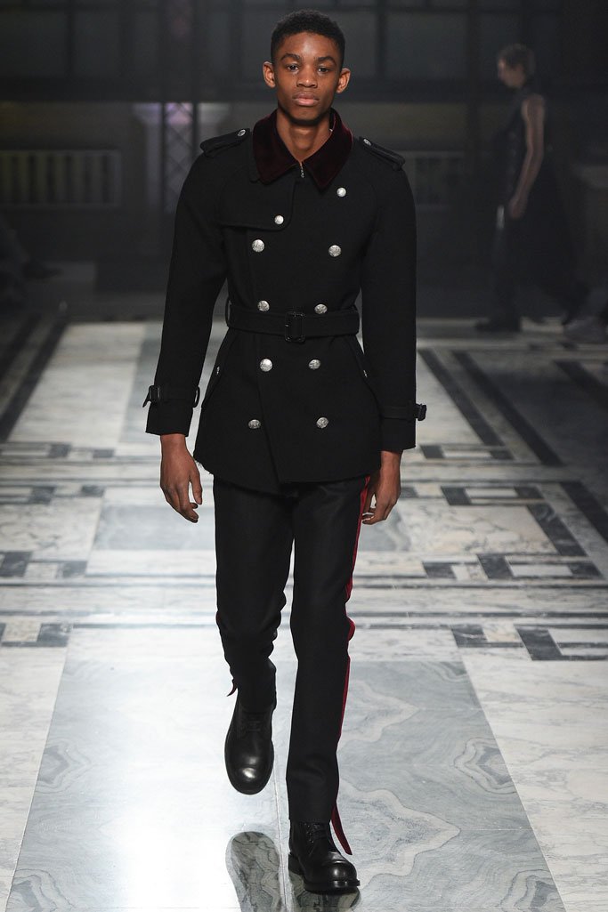 Alexander McQueen（亚历山大·麦昆）2024伦敦男装周时装秀