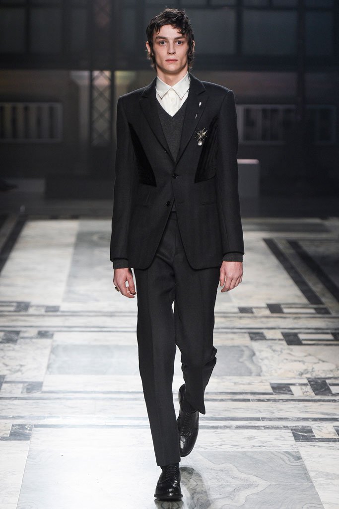 Alexander McQueen（亚历山大·麦昆）2024伦敦男装周时装秀