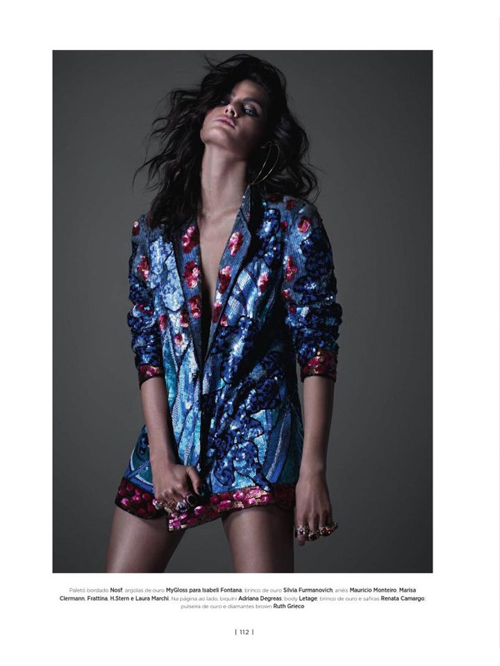 超模Isabeli Fontana 演绎《Made to Live》杂志时尚大片