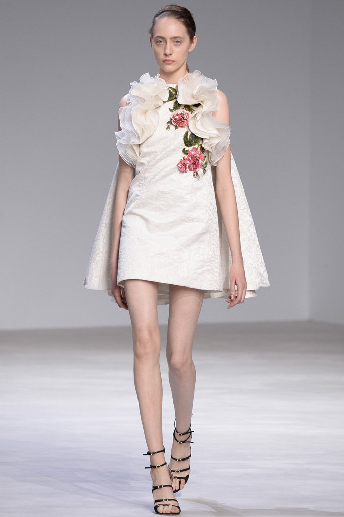 Giambattista Valli（詹巴迪斯塔·瓦利）2024高级定制时装秀