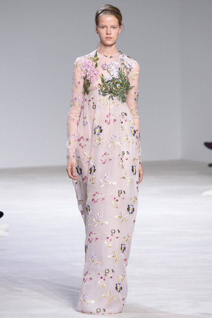 Giambattista Valli（詹巴迪斯塔·瓦利）2024高级定制时装秀