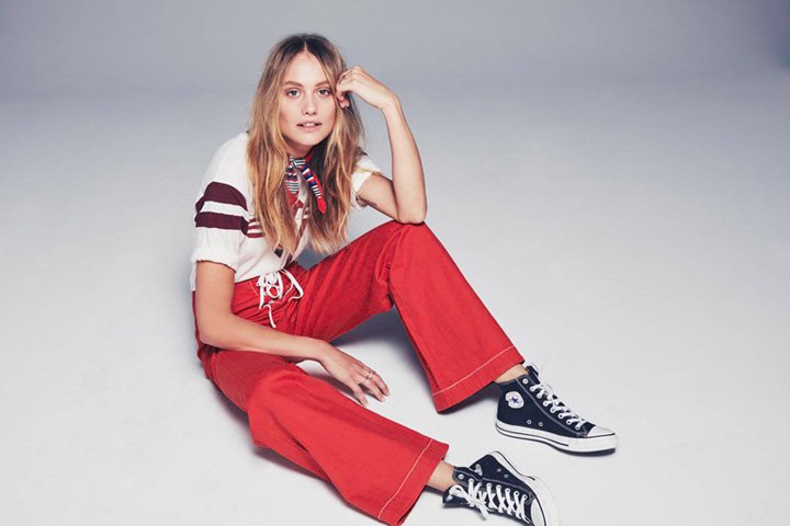 Free People 2024年2月春装时尚广告