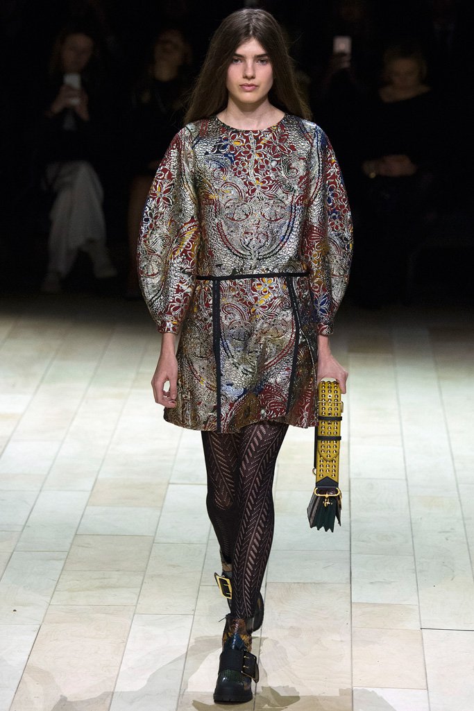 Burberry（博柏利）2024伦敦时装周女装秀