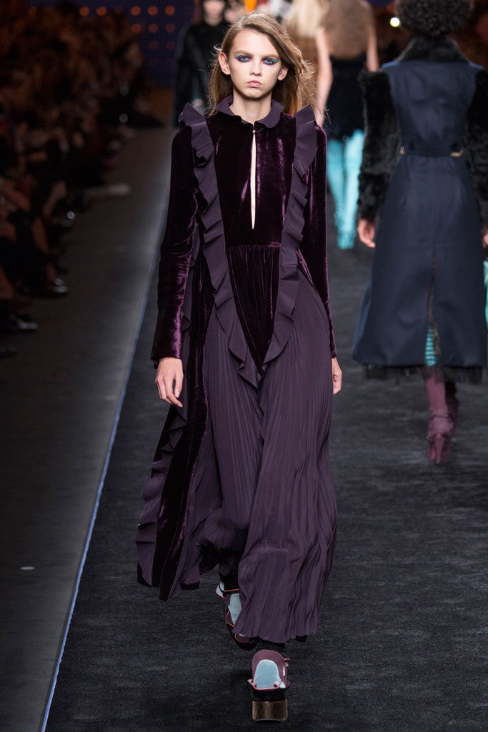 Fendi（芬迪）2024米兰时装周女装秀