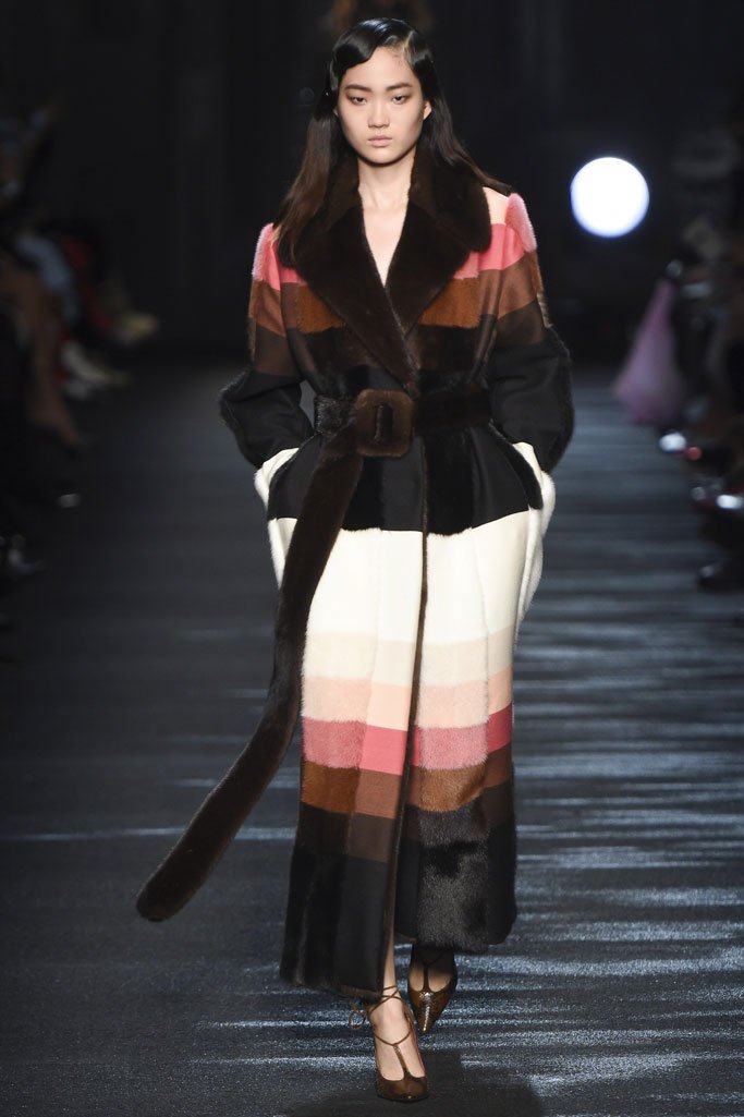 Blumarine（蓝色情人）2024米兰时装周女装秀