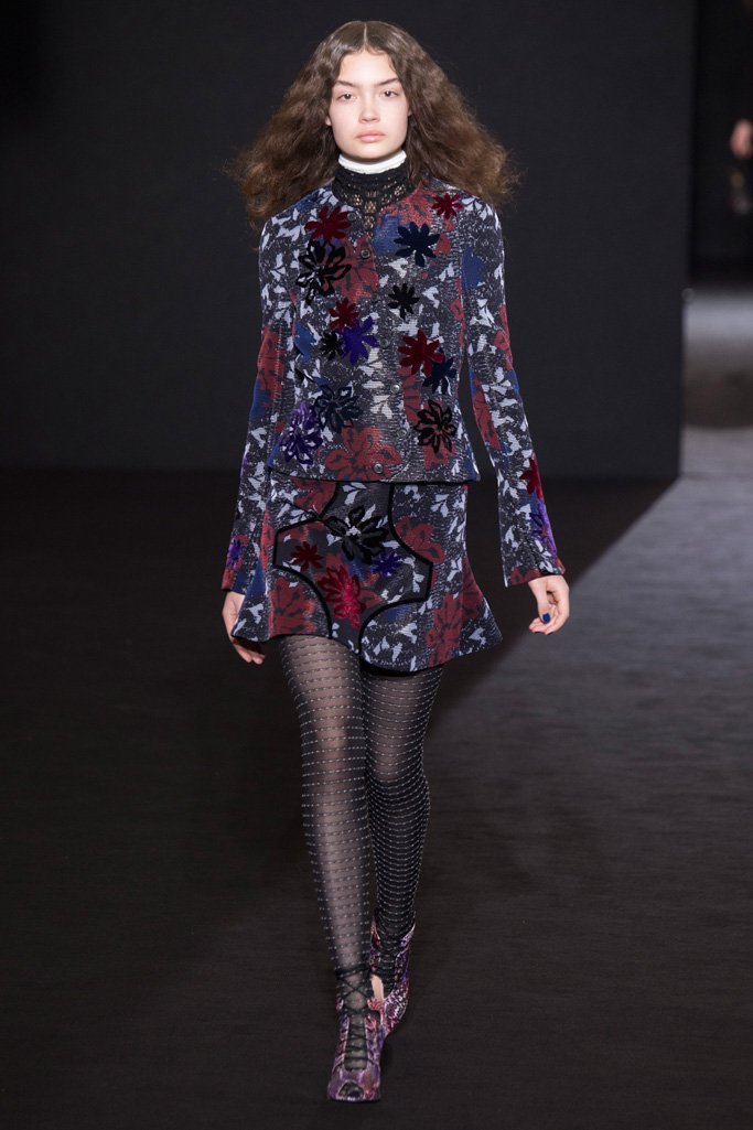 Roland Mouret（罗兰·穆雷）2024巴黎时装周女装秀