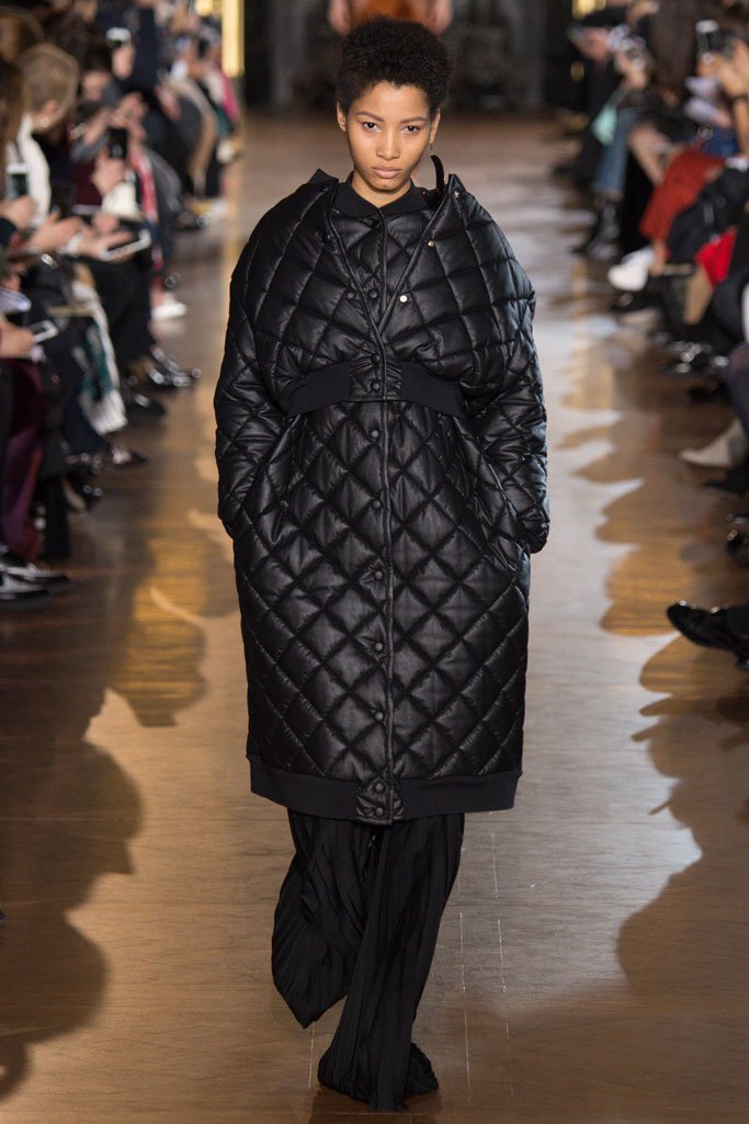 Stella McCartney 2024巴黎时装周女装秀