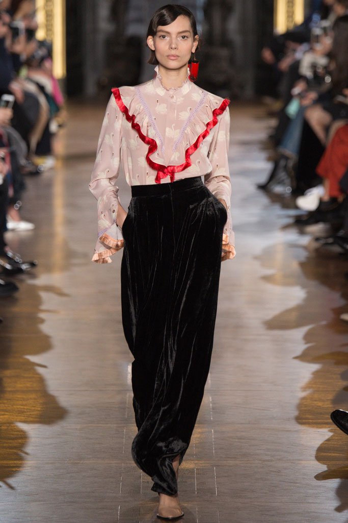 Stella McCartney 2024巴黎时装周女装秀