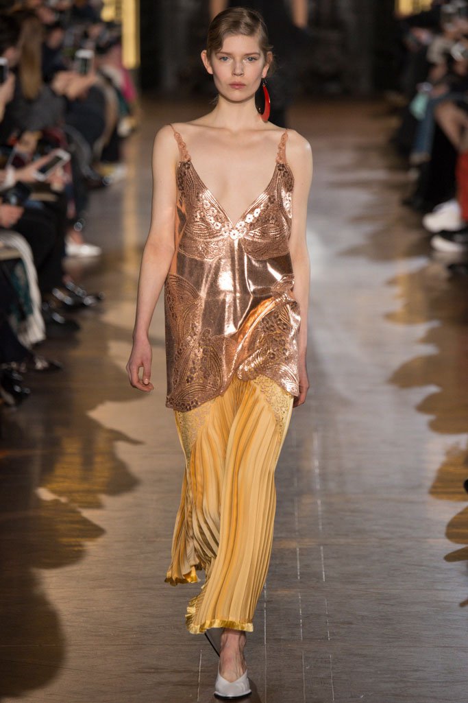 Stella McCartney 2024巴黎时装周女装秀