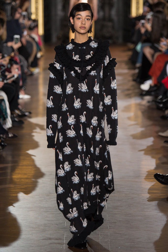 Stella McCartney 2024巴黎时装周女装秀