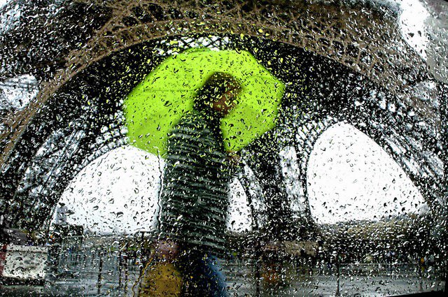 摄影师Christophe Jacrot镜头下雨中的城市