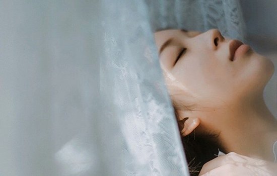 皮肤出油干燥怎么办 几个方法解决肌肤出油and干燥